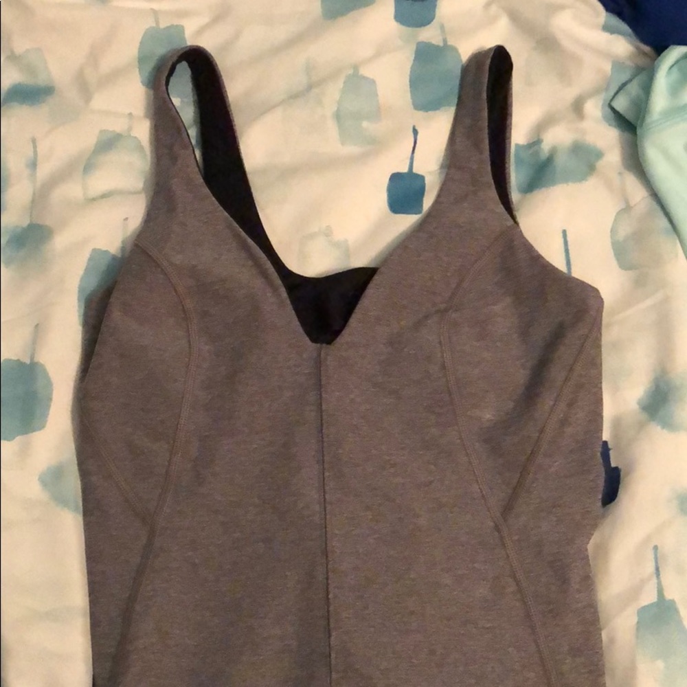Limited edition lulu lemon tank w built in bra